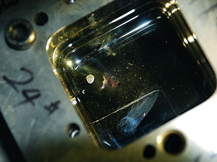 <a href='http://www.jtbearings.cn/product/3.htm' class='text_a'>模具激光焊機</a>修復鏡面模具效果